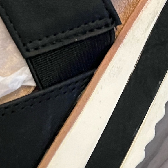 Life Stride Black Crisscross Wedge NIB Size 10 - Picture 5 of 11